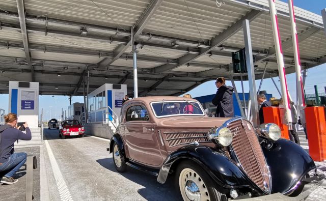 Ankaranska občina je odstopila svoja zemljišča za novi vhod v Luko Koper (na fotografiji), država pa ni izpolnila obljube, da ji bo v zameno odstopila svoja. FOTO: Uroš Hočevar/Delo