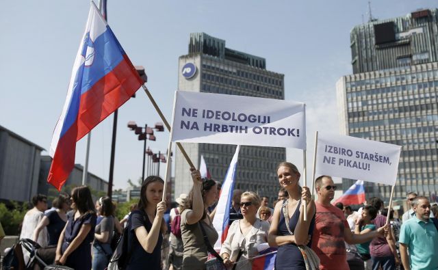 Na shodu v podporo zasebnemu šolstvu so ministru Jerneju Pikalu očitali pomanjakanje argumentov. FOTO: Blaž Samec/Delo