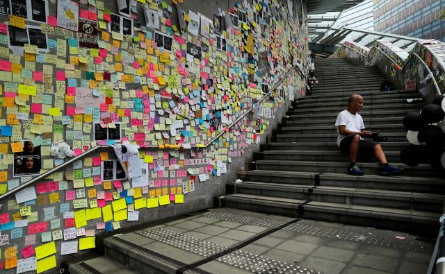 Nasilje v Hongkongu je izraz obupne potrebe po tem, da se nekaj spremeni. FOTO: Jorge Silva/Reuters