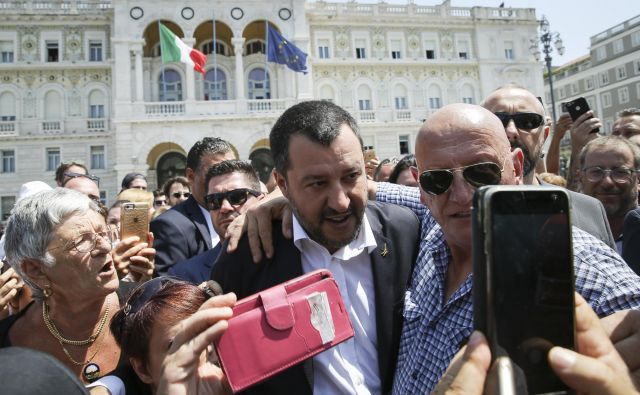 Podpredsednik italijanske vlade Matteo Salvini ima v Trstu veliko oboževalcev. FOTO: Jože Suhadolnik/Delo