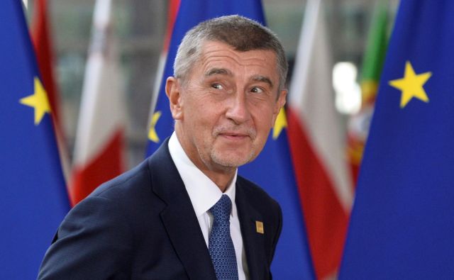 Korupcije osumljeni premier Andrej Babiš je prejšnji teden preživel že drugo glasovanje o nezaupnici v enem letu. FOTO: Reuters