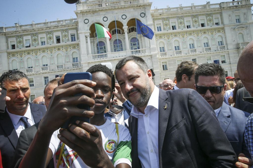 FOTO:Salvinija v Trstu pozdravili navdušeni podporniki