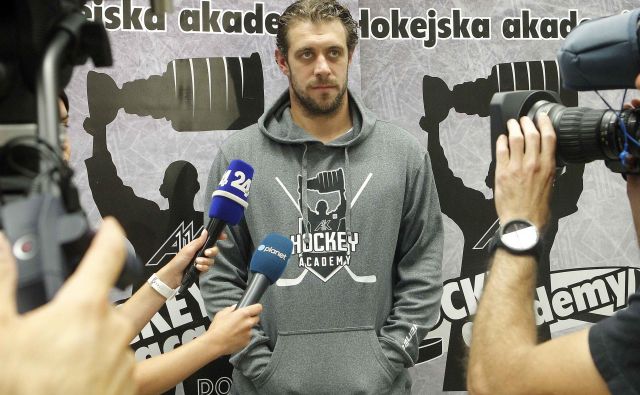 Anže Kopitar bi rad nastopil na SP skupine B v Stožicah, ampak za to bi morali pri LA Kings znova ostati brez končnice NHL. FOTO: Mavric Pivk