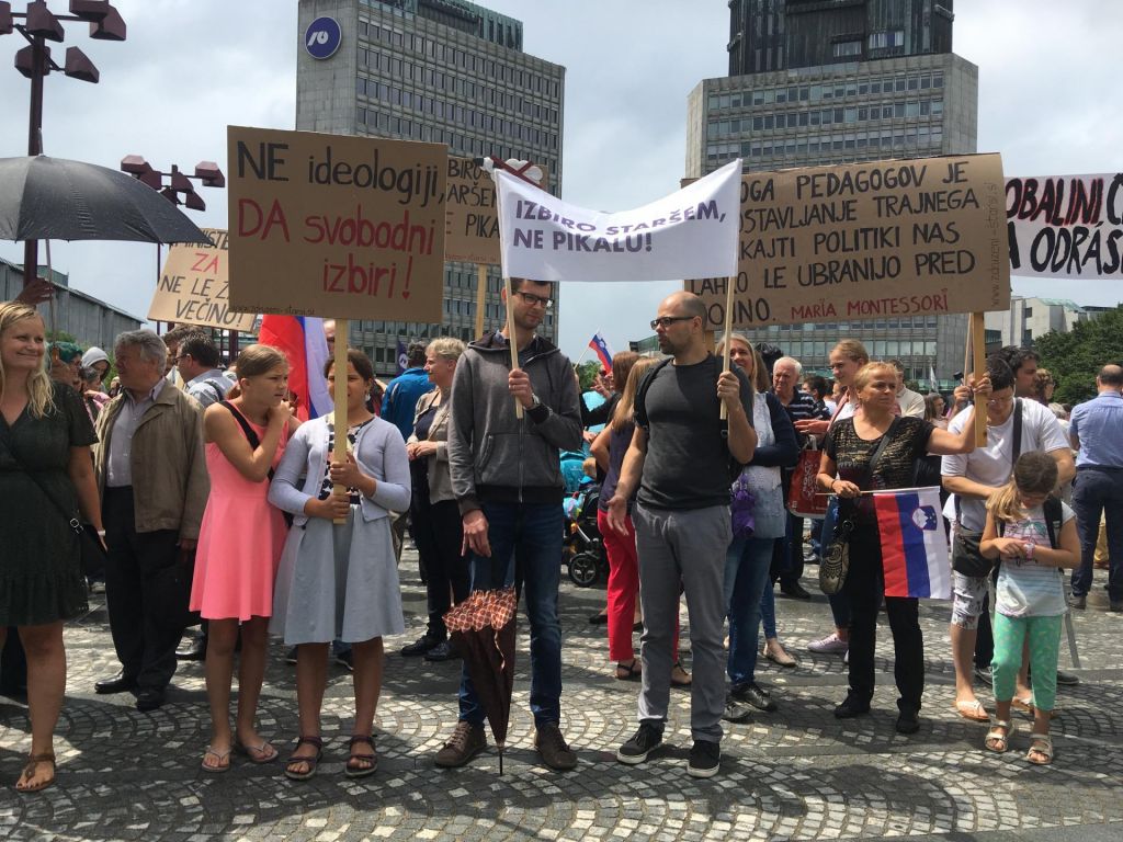 Protest pred odločanjem o financiranju zasebnih šol