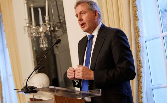 Kim Darroch je pojasnil, da mu položaj onemogoča nadaljnje opravljanje veleposlaniške funkcije. FOTO: AFP