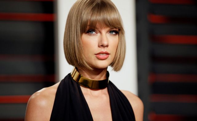 Taylor Swift je od lanskega junija zaslužila 185 milijonov ameriških dolarjev (okoli 164 milijonov evrov), kar je največ doslej. FOTO: Danny Moloshok/Reuters