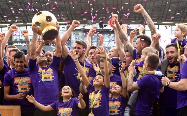 Mariborčani so takole proslavili letošnji naslov prvaka in so favoriti za reprizo tudi v novi sezoni. FOTO: Tadej Regent