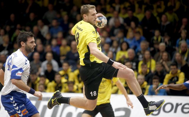 Kapetan Gorenja David Miklavčič bo ose hotel popeljati v skupinski del pokala EHF. FOTO: Roman Šipić/Delo