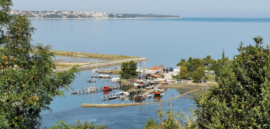 Pristanišče pogoj za ureditev Jernejevega kanala