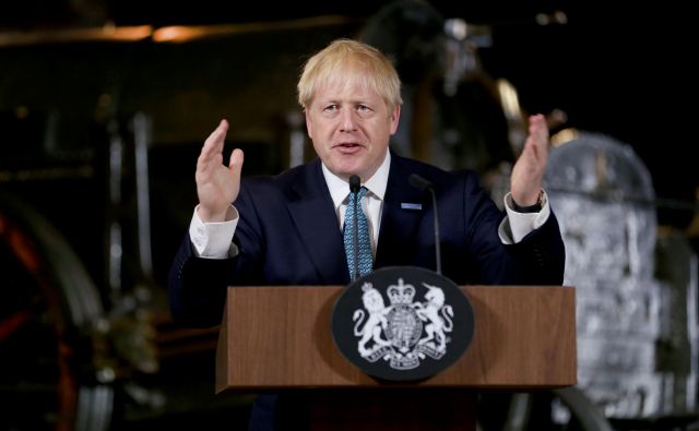 Boris Johnson med javnimi nastopi daje vtis, da je država že sredi predvolilne kampanje. Foto: Reuters