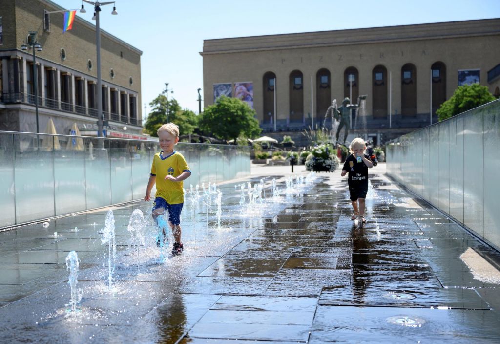 Temperature danes znosnejše, ponekod po državi že nevihtno  