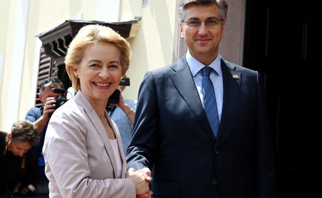 Ursula von der Leyen je v izjavi hrvaškim novinarjem po izvolitiv napovedala, da se bo pri prihodnjem kadrovanju resno ukvarjala z vprašanjem geografskega ravnotežja med vzhodom in zahodom Evrope. FOTO: AFP