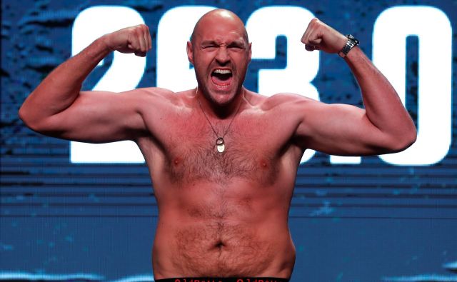 Tyson Fury se bo naslednjič v ring povzpel 14. septembra v Las Vegasu, kjer se bo udaril s prav tako še neporaženim Švedom Ottom Wallinom. FOTO: Reuters