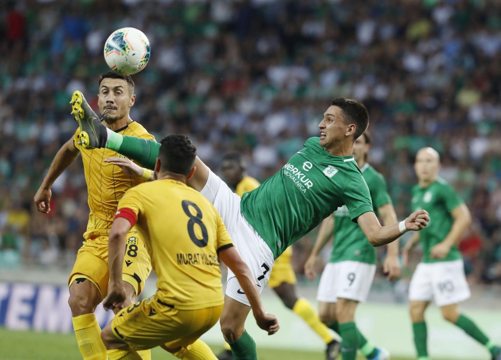 FOTO:Dalmatinski šov na severu Ljubljane – Maribor zaostaja že sedem točk