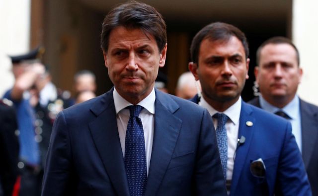 Večina analitikov pričakuje, da bo Giuseppe Conte danes napovedal odstop. Foto Reuters