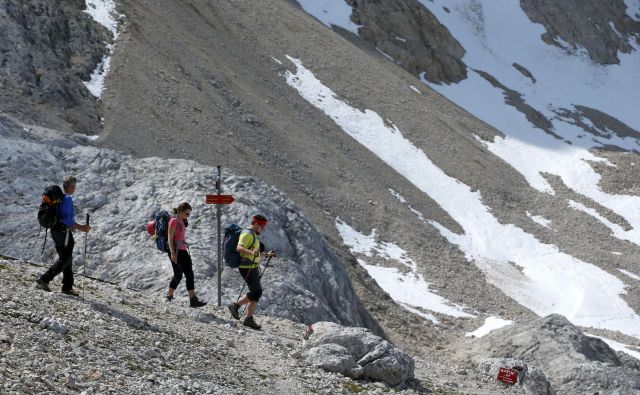 Za vodnika se odločajo predvsem tujci. FOTO: Matej Družnik/Delo