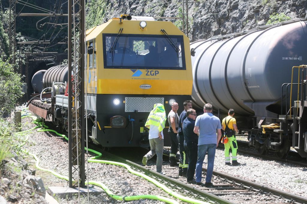 Dela bodo stala 1,5 milijona evrov, izpad dohodkov več kot milijon evrov dnevno