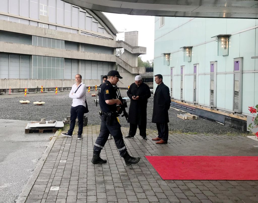 Osumljenec za napad v mošeji na Norveškem ostaja v preiskovalnem priporu