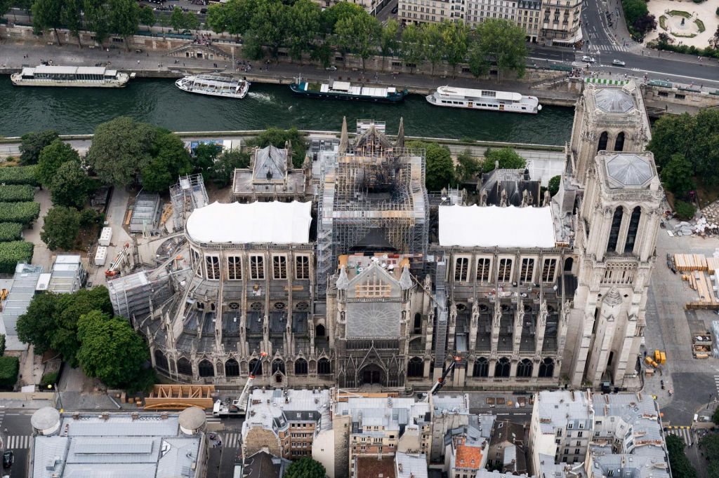 Notredamska katedrala: Nevidna svinčena nevarnost