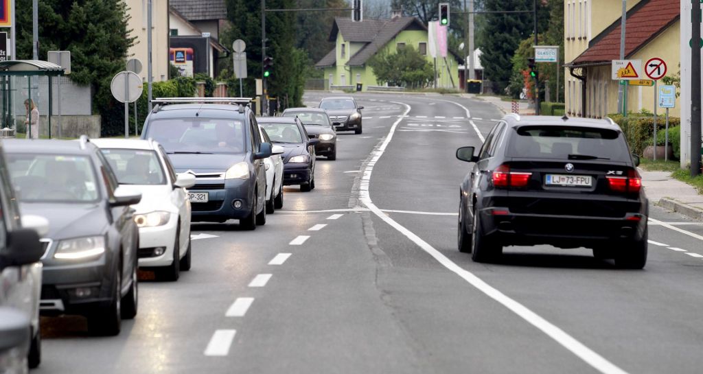 Vlada ne odstopa od štiripasovnice čez Lavrico