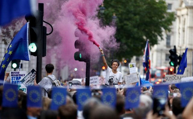 V Veliki Britaniji so vzplamteli protesti. FOTO: Henry Nicholls/Reuters