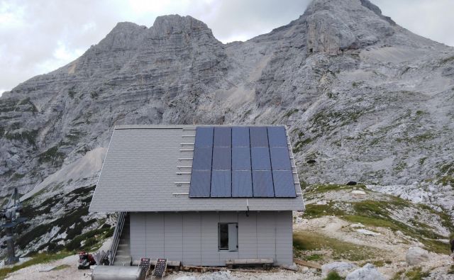 Pogačnikov dom na Kriških podih je vključen v evropski projekt Life SustainHuts. FOTO: Valentin Rezar