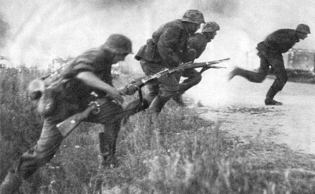 Dve leti po napadu na Poljsko je Nemčija leta 1941 napadla Sovjetsko zvezo. FOTO: Reuters