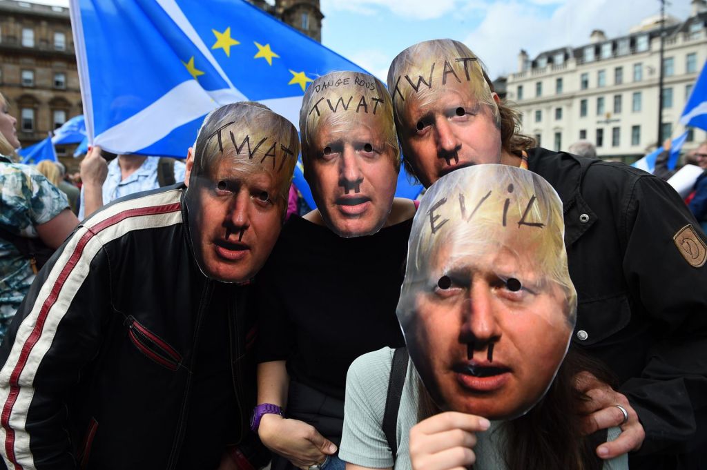 FOTO:»Boris Johnson, lahko te je sram«