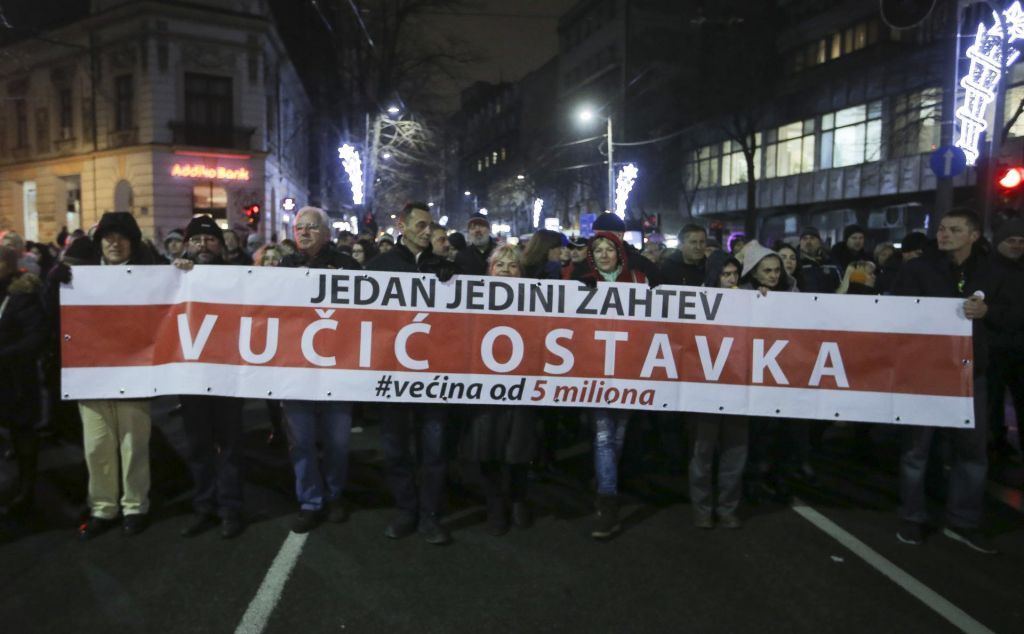 Dialog začasno nadomestil protivladne proteste