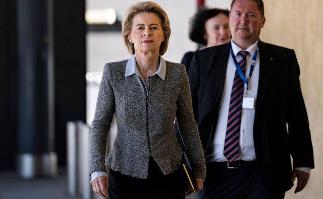 Ursula von der Leyen v teh dneh opravlja uradne intervjuje s komisarskimi kandidati. FOTO: AFP