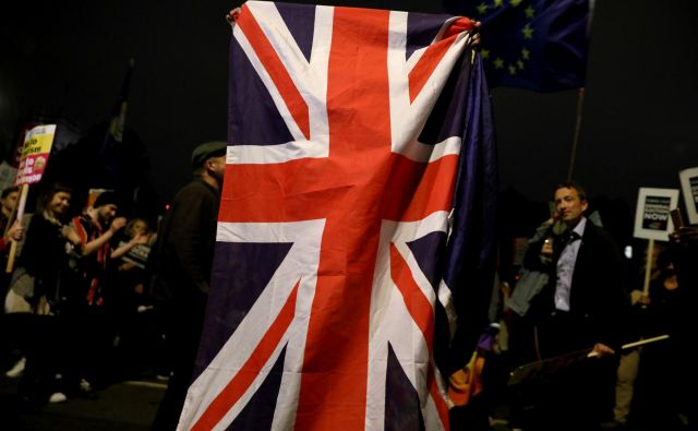 Zaradi zadnjih zapletov je povsem negotovo, v katero smer se bo še razvijala saga z brexitom. FOTO: Ammar Awad/Reuters