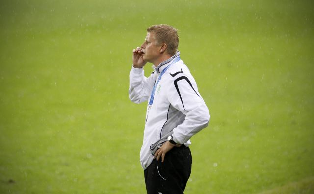 Andrej Razdrh je v dosedanjem delu sezone vodil prvoligaša Tabor iz Sežane, skupaj z njim pa naj bi se v Domžale preselil tudi njegov pomočnik Darko Karapetrović. FOTO: Uroš Hočevar