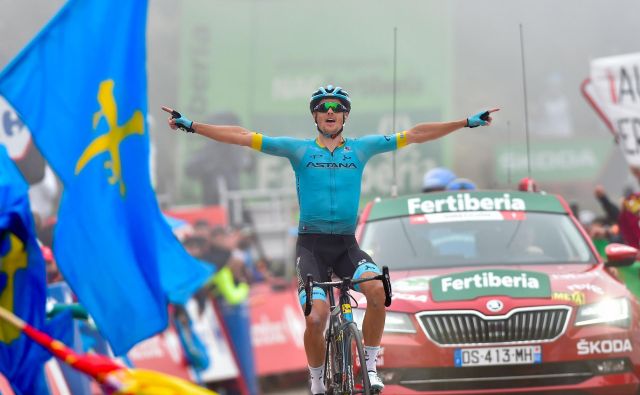 Jakob Fuglsang je prvič zmagal v eni izmed etap tritedenskih dirk. Foto: AFP