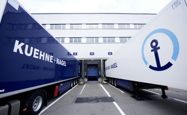 Švica je postala eden večjih trgovinskih partnerjev Slovenije, potem ko je Kuehne + Nagel na Brniku odprl skladišče s farmacevtskimi izdelki za Novartis. Foto Arhiv Podjetja