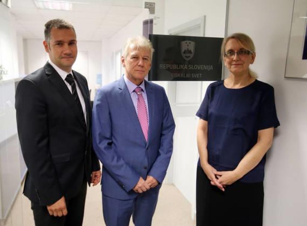 Fiskalni svet vlado poziva k vzdržni spremembi pokojninske zakonodaje