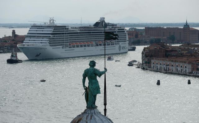 Turizem je prerasel v vodilno globalno gospodarsko panogo. FOTO: Manuel Silvestri/Reuters