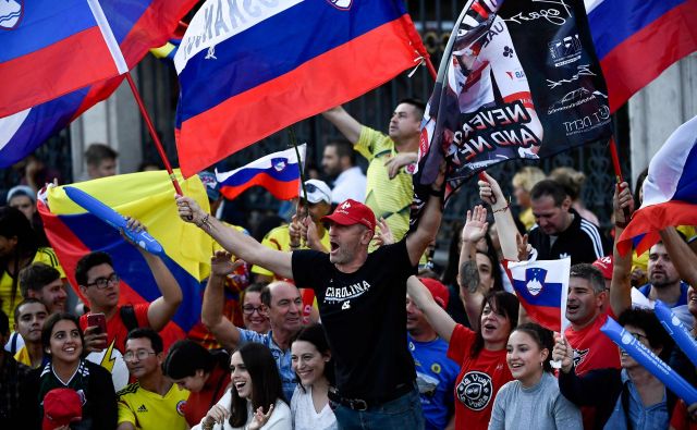 Trg Cibeles so preplavili slovenski navijači. FOTO: AFP