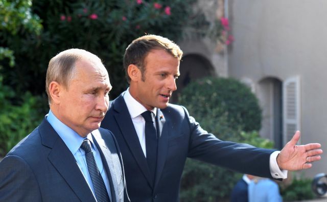 Macron je prepričan, da je treba »na novo razmisliti o odnosu z Rusijo«. Foto Reuters