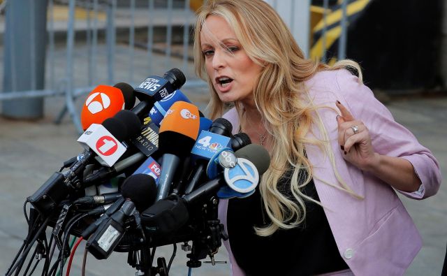 Je ameriški predsednik Trump porno igralki Stormy Daniels plačeval za molk? FOTO: Lucas Jackson/Reuters