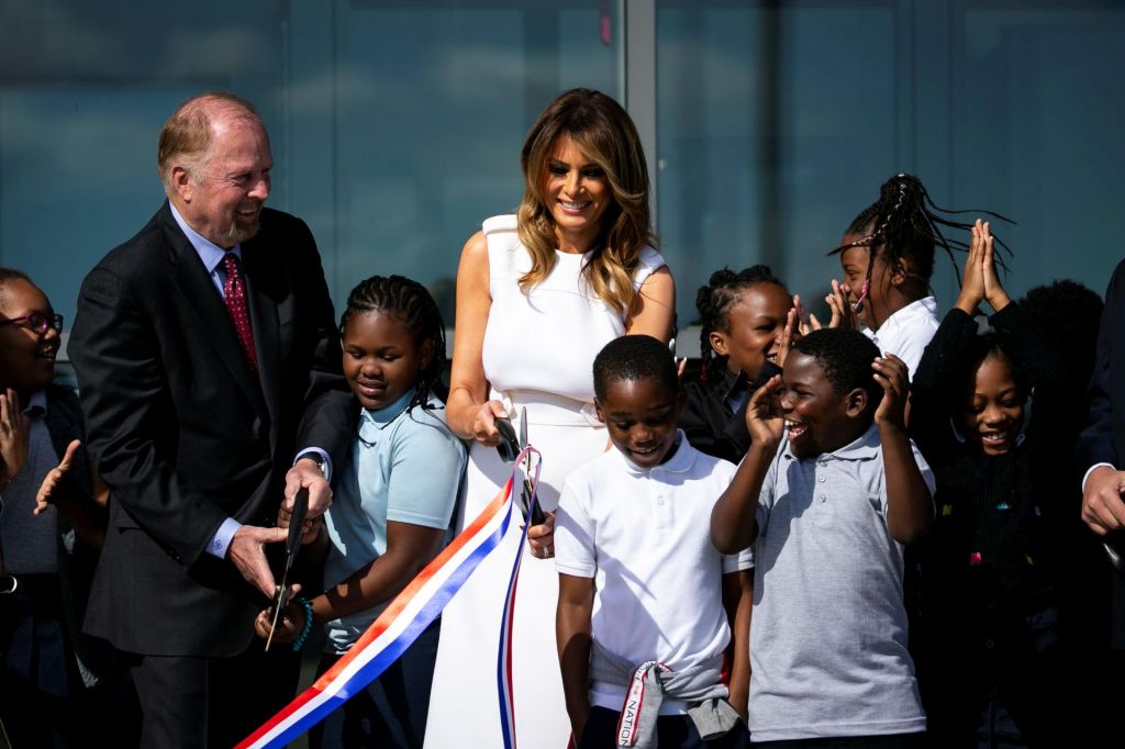 Melania Trump odprla prenovljeni Washingtonov spomenik  