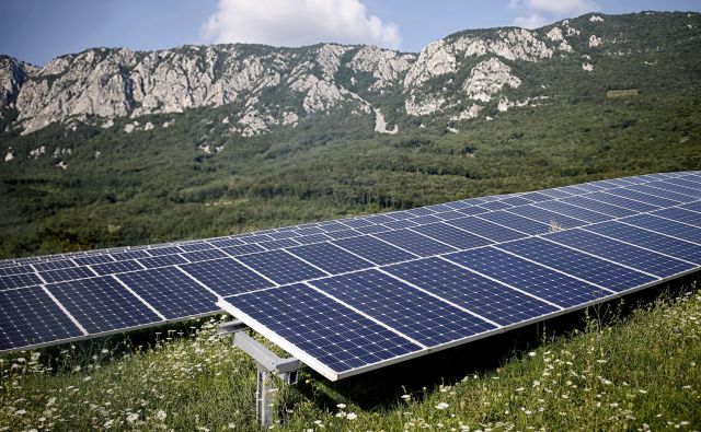 Tudi Slovenija bi lahko pri pridobivanju elektirke bolje izkoriščala energijo sonca. FOTO: Blaž Samec/Delo