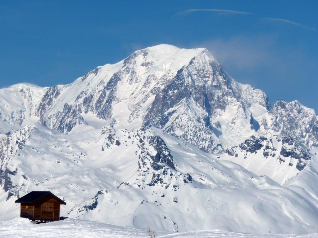 FOTO:Ledenik na Mont Blancu grozi, da bo zgrmel v dolino