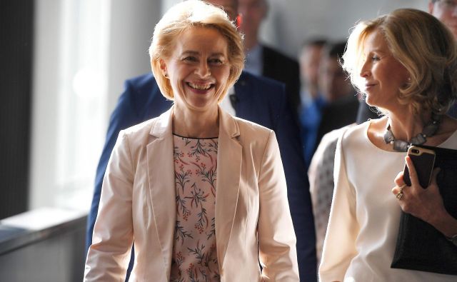 Ursuli von der Leyen kar nekaj komisarskih kandidatov povzroča težave. FOTO: Frederick Florin/AFP