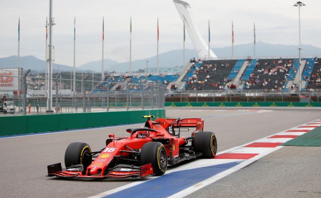 Charles Leclerc je dobil prvi trening v Sočiju. FOTO: Reuters