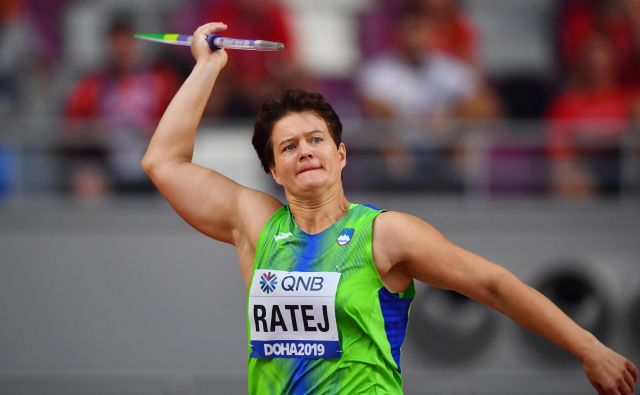 Martina Ratej ni dosegla avtomatične kvalifikcijske norme, a je po drugem metu, dolgem 62,87 m, vedela, da ji finale ne more uiti, zato v tretji seriji sploh ni metala. FOTO: Reuters