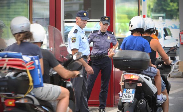 O vstopu države v scehnegn se s konsenzom odloča na zasedanju evropskega sveta. FOTO: Jure Eržen/Delo