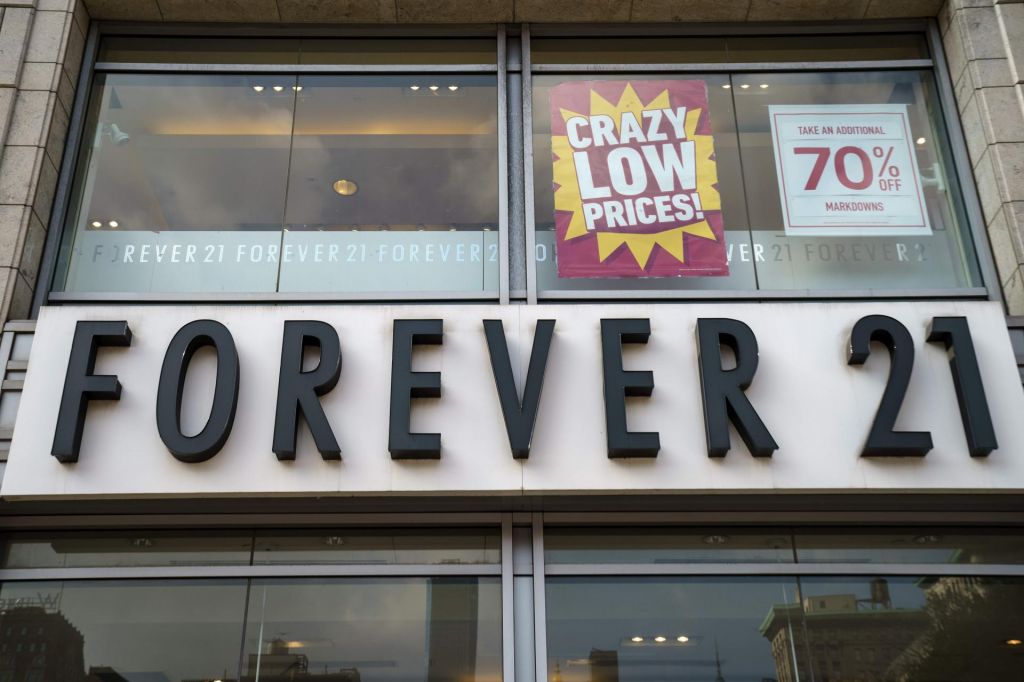 Tudi Forever 21 v težavah zaradi spletne prodaje