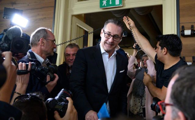 Nekdanji svobodnjaški voditelj Heinz-Christian Strache se bo posvetil družinskemu življenju. FOTO: AFP