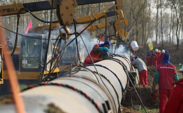 Kitajska državna korporacija China National Petroleum (CNPC) se je umaknila iz razvojnega projekta enega od delov iranskega podmorskega plinskega polja. FOTO: Reuters