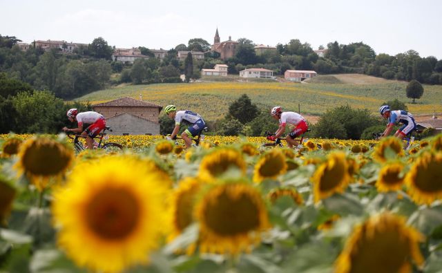 Boris Leskovec: »Spremljanje Tour de Francea je bilo tudi prisrčno »vabilo« za obisk Francije, njenih mest, vasi in čudovite kulturne krajine.« Foto Reuters